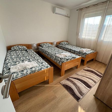 Vuk Apartman Donji Milanovac Exterior photo